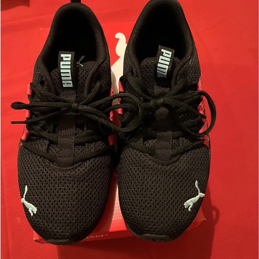 Puma Riaze Prowl Sneakers, Size 6
